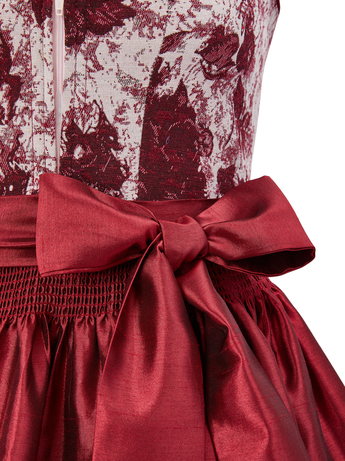 Rot mit Herz-Ausschnitt Allover Muster Dirndl