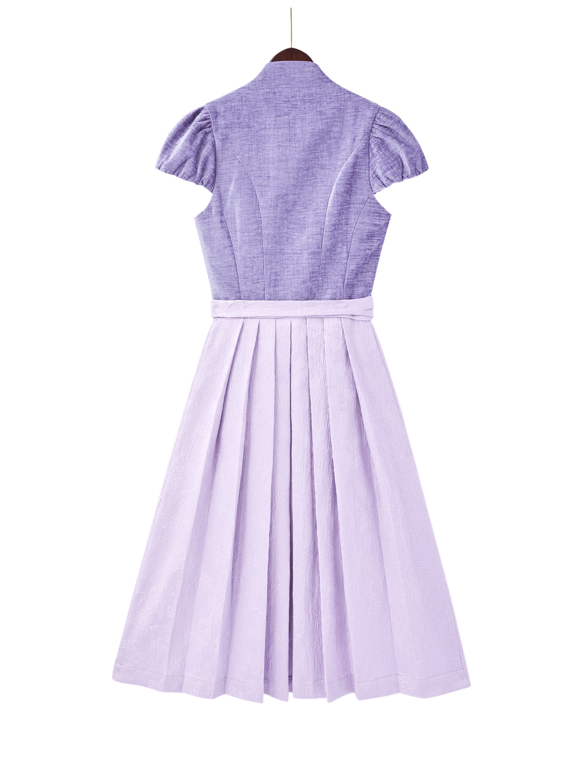 Lila mit Herz-Ausschnittund Herbstlich Dirndl