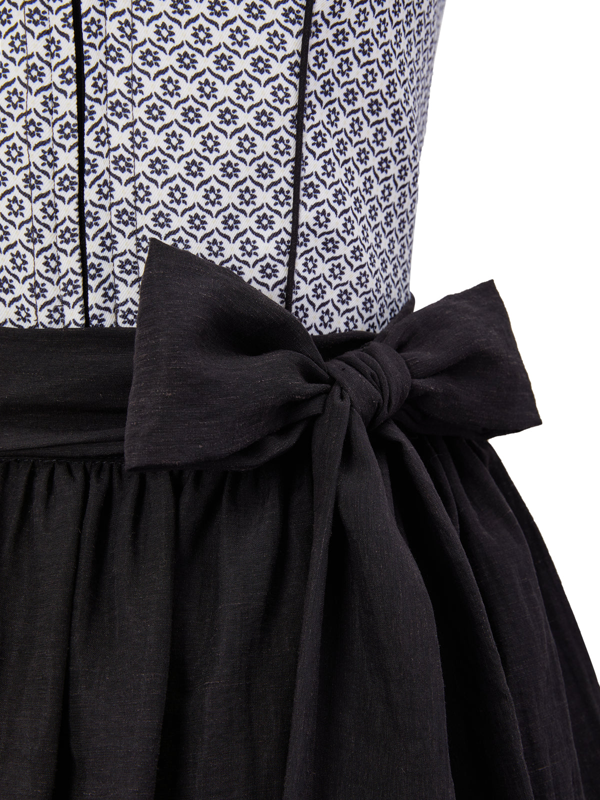 Schwarz mit Gerader Ausschnitt und Farbenfroh Dirndl