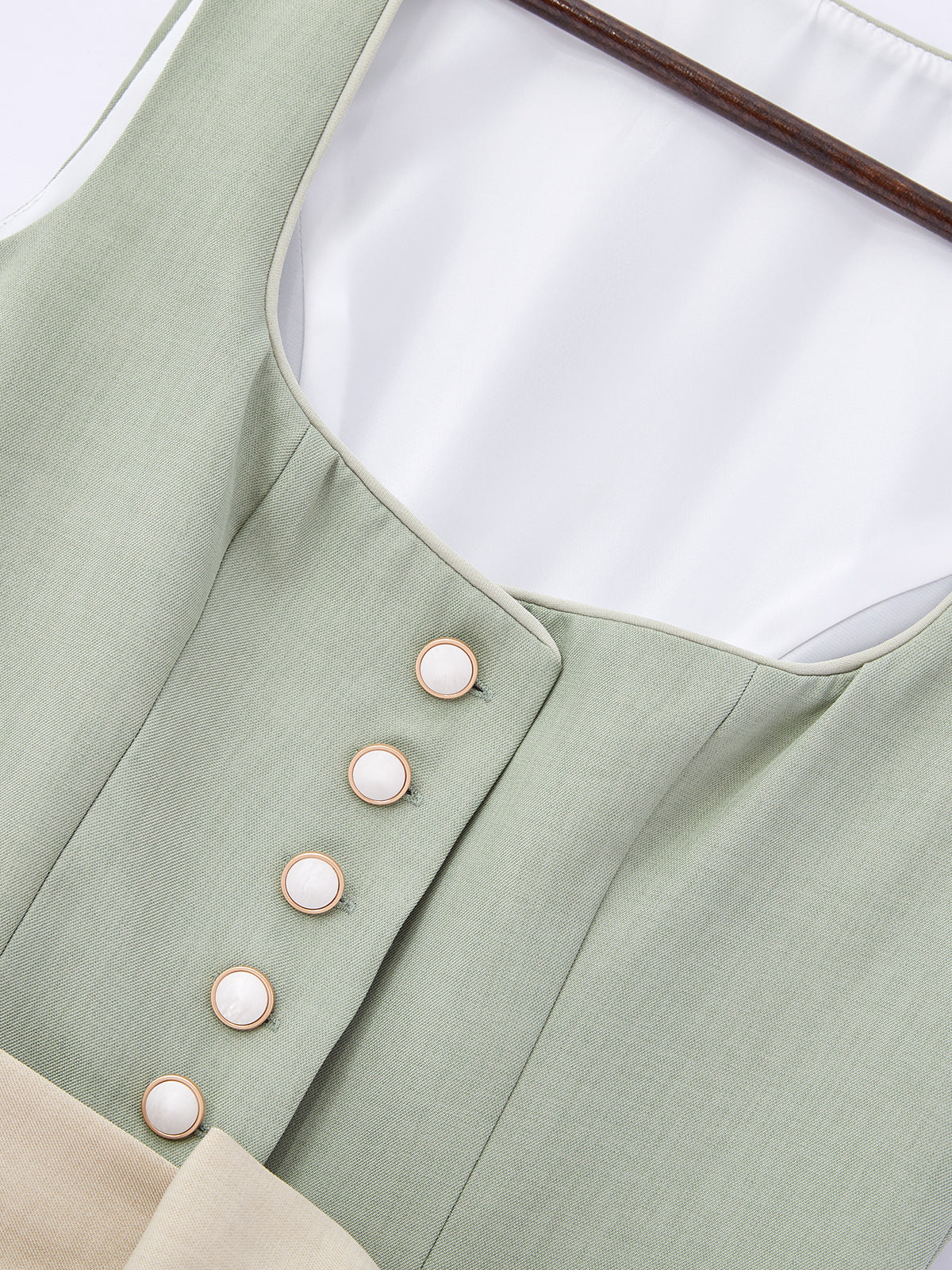 Grün mit Herz-Ausschnitt und Wiesntauglich Dirndl
