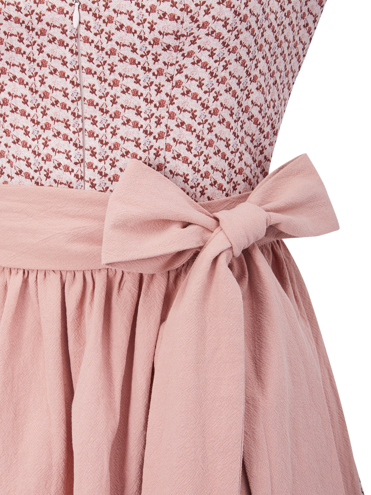 Rosa mit Herz-Ausschnitt und Traditionsbewusst Dirndl