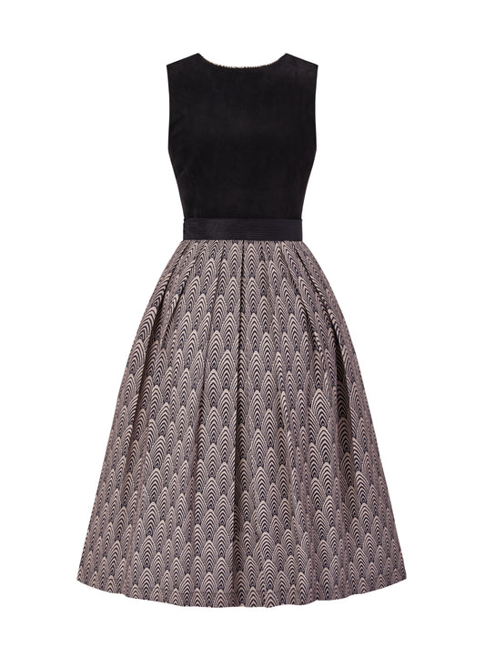 Schwarz mit Gerader Ausschnitt und Opulent Dirndl
