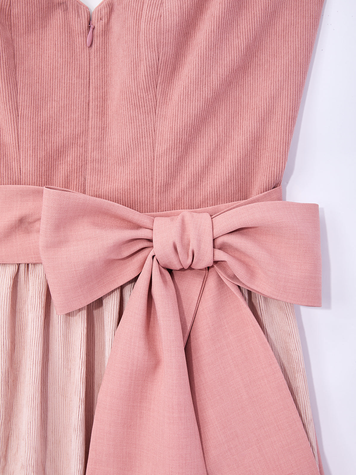 Rosa mit Herz-Ausschnittund Modern Dirndl
