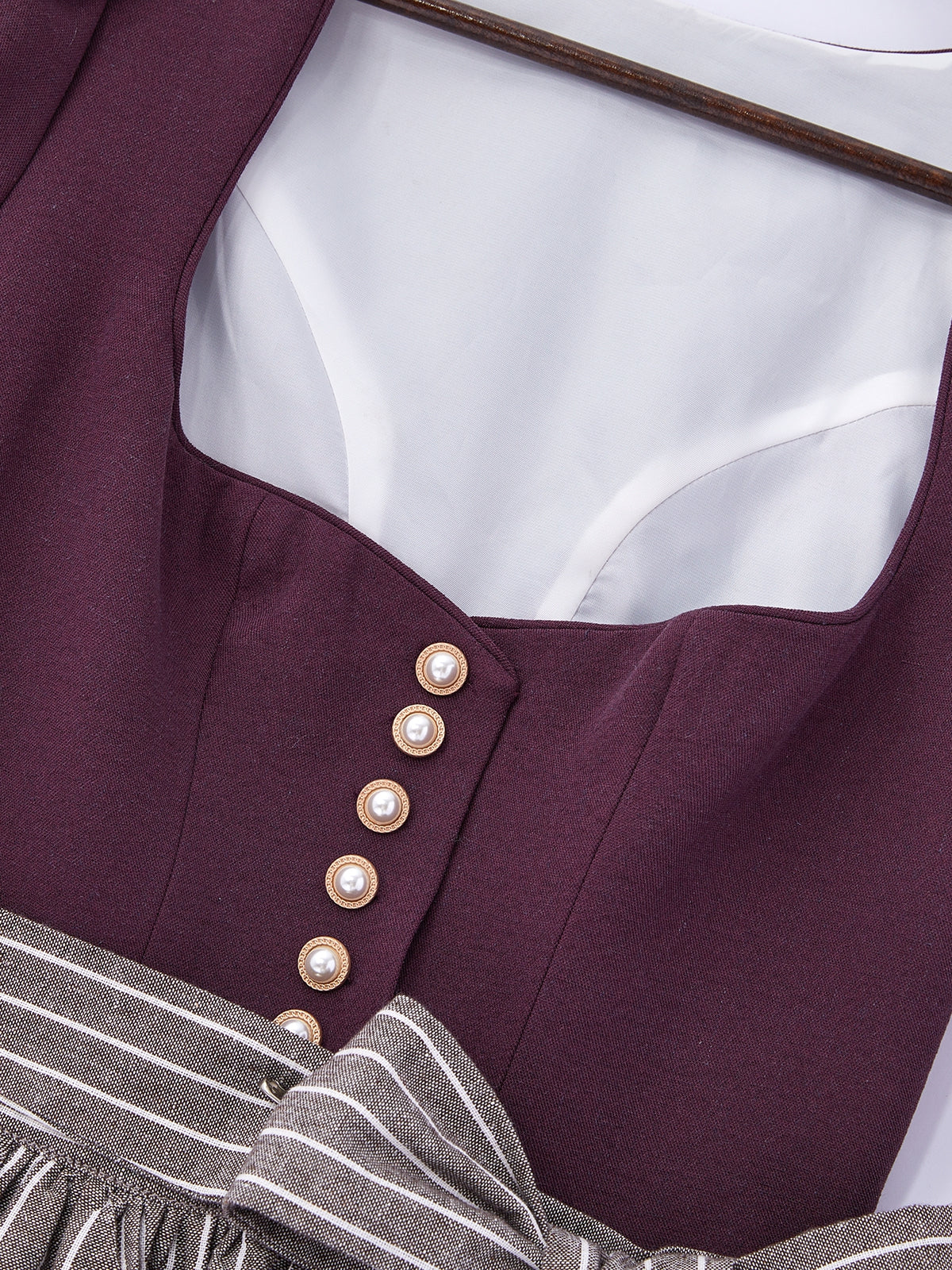 Lila mit Herz-Ausschnitt und Wiesentauglich Dirndl
