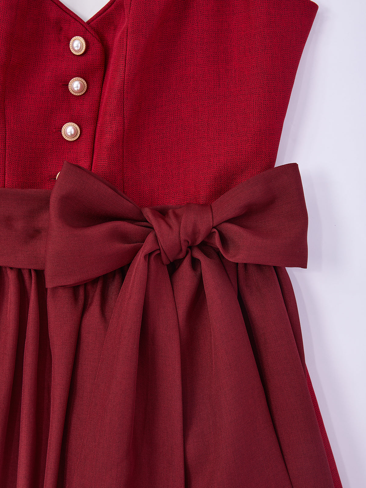 Rot mit Herz-Ausschnittund Ländlich Dirndl