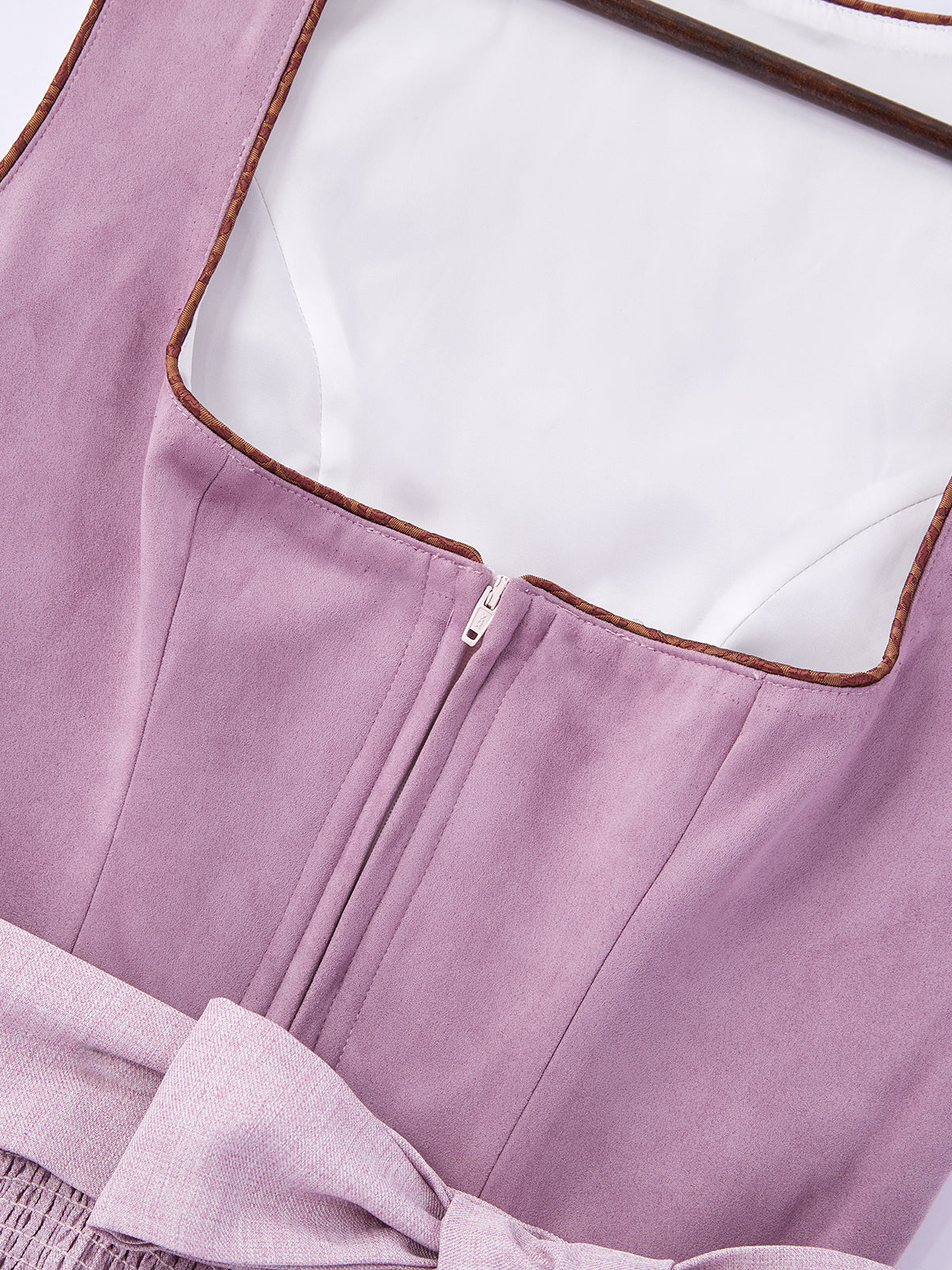 Lila mit Gerader Ausschnittund Alpen-inspiriert Dirndl