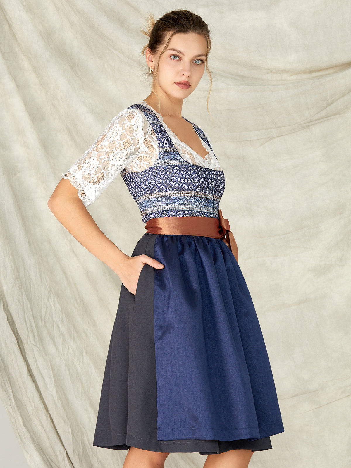DIRNDL - LOTTA