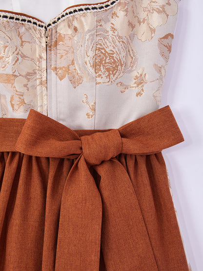 Braun mit Herz-Ausschnittund  Elegant Dirndl
