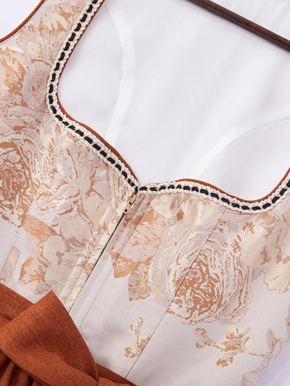 Braun mit Herz-Ausschnittund  Elegant Dirndl