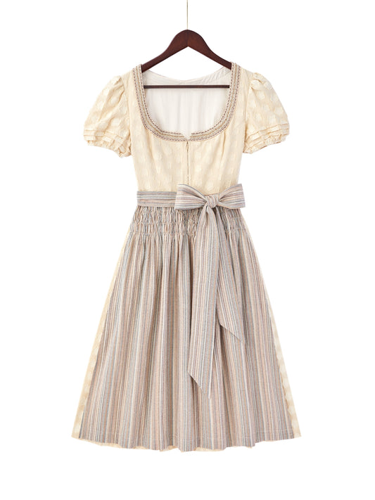Gelb mit Gerader Ausschnittund Fein Dirndl