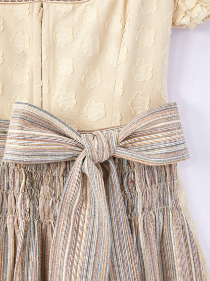 Gelb mit Gerader Ausschnittund Fein Dirndl