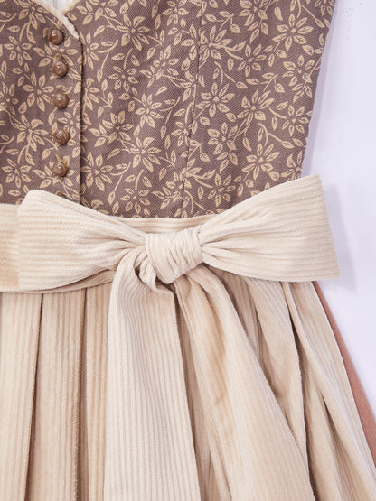 Braun mit Herz-Ausschnitt und Luftig-leicht Dirndl