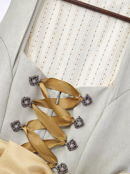 Grün mit Herz-Ausschnittund  Modisch Dirndl