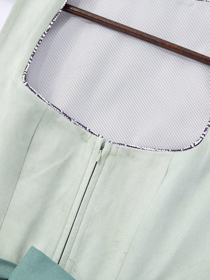 Grün mit Gerader Ausschnittund  Praktisch Dirndl