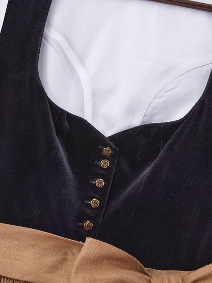 Schwarz mit Herz-Ausschnitt und Märchenhaft Dirndl