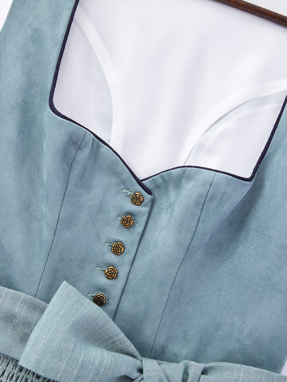 Blau mit Herz-Ausschnitt und Bezaubernd Dirndl