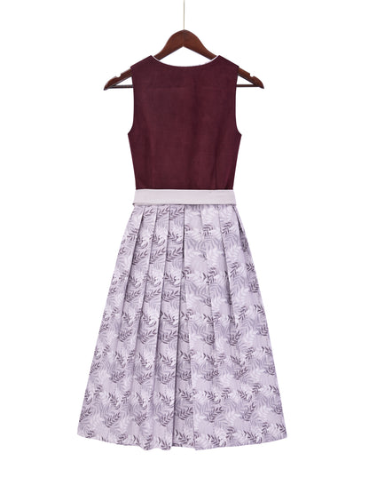 Lila mit Gerader Ausschnittund Frisch Dirndl