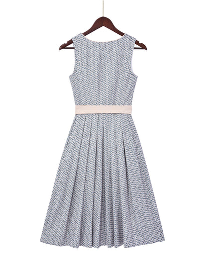 Blau mit Herz-Ausschnittund  Raffiniert Dirndl