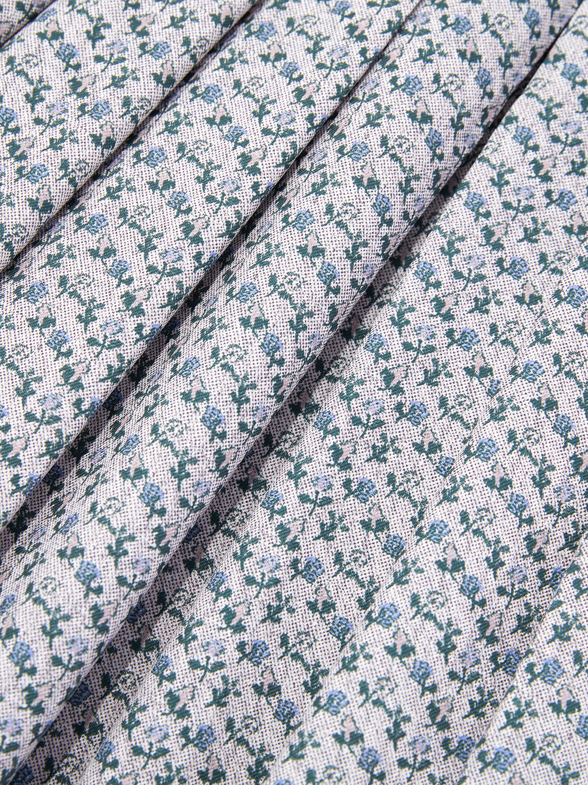 Blau mit Herz-Ausschnittund  Raffiniert Dirndl