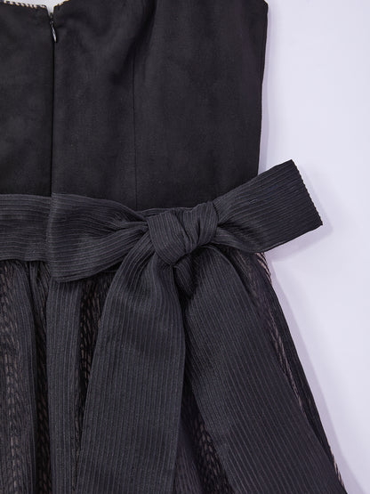 Schwarz mit Gerader Ausschnitt und Wildleder Dirndl