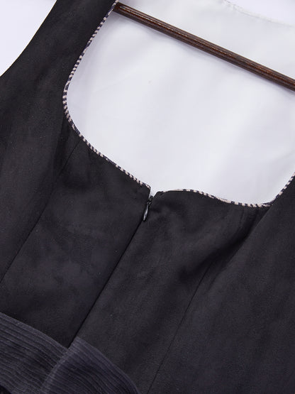 Schwarz mit Gerader Ausschnitt und Opulent Dirndl