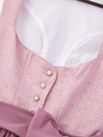 Rosa mit Herz-Ausschnitt und Detailverliebt Dirndl
