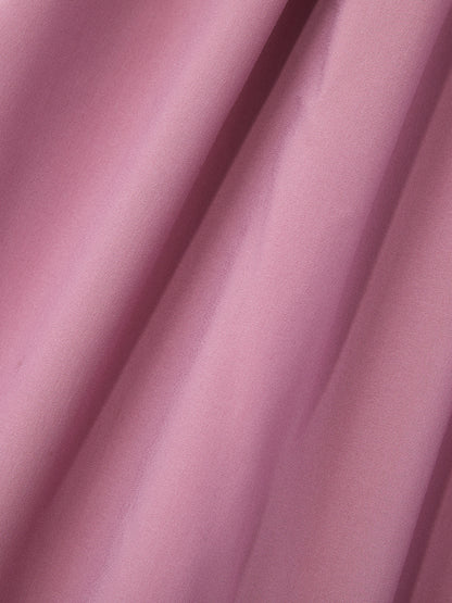 Rosa mit Herz-Ausschnitt und Detailverliebt Dirndl
