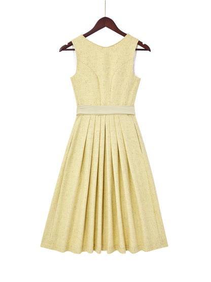Gelb mit Herz-Ausschnittund  Schick Dirndl