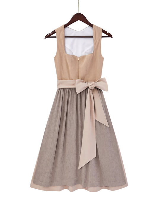 Braun mit Herz-Ausschnitt und Sommerlich Dirndl