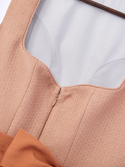 Braun mit Herz-Ausschnittund  Zeitlos Dirndl