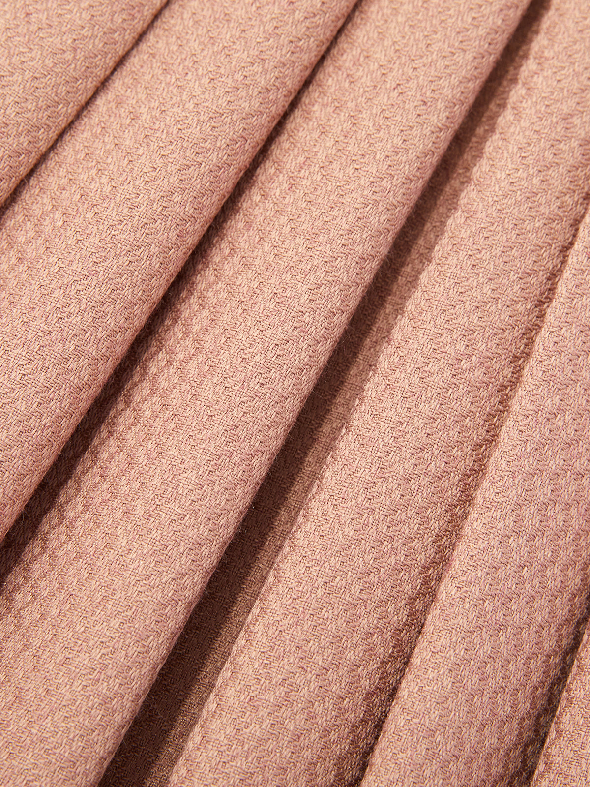 Braun mit Herz-Ausschnittund  Zeitlos Dirndl