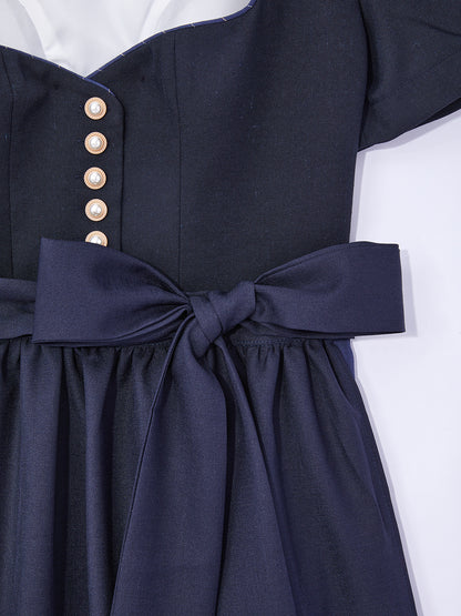 Blau mit Herz-Ausschnittund  Hübsch Dirndl