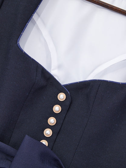 Blau mit Herz-Ausschnittund  Hübsch Dirndl