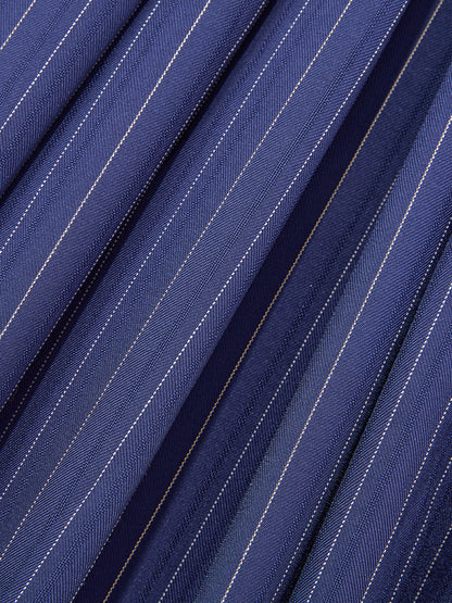 Blau mit Herz-Ausschnittund  Hübsch Dirndl