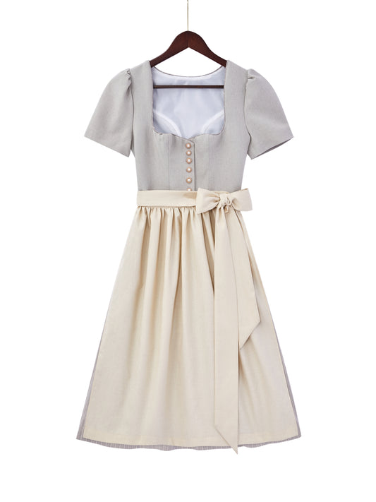 Grau mit Herz-Ausschnitt und Heimatverb unden Dirndl