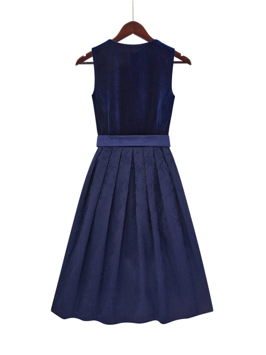 Blau mit Gerader Ausschnitt und Einfarbig Dirndl